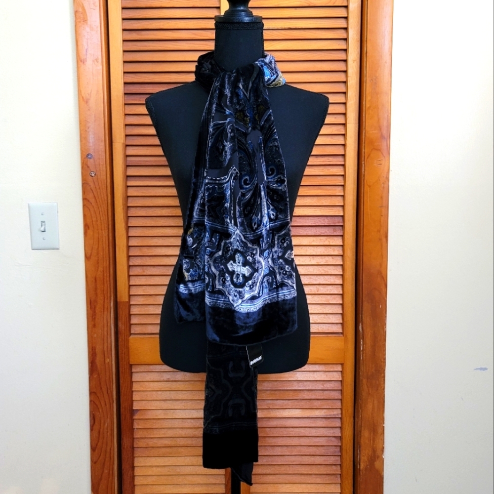 NWT Avenue Vintage Floral Shawl/Scarf